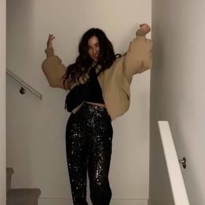 Meet your Posher, Adrianna